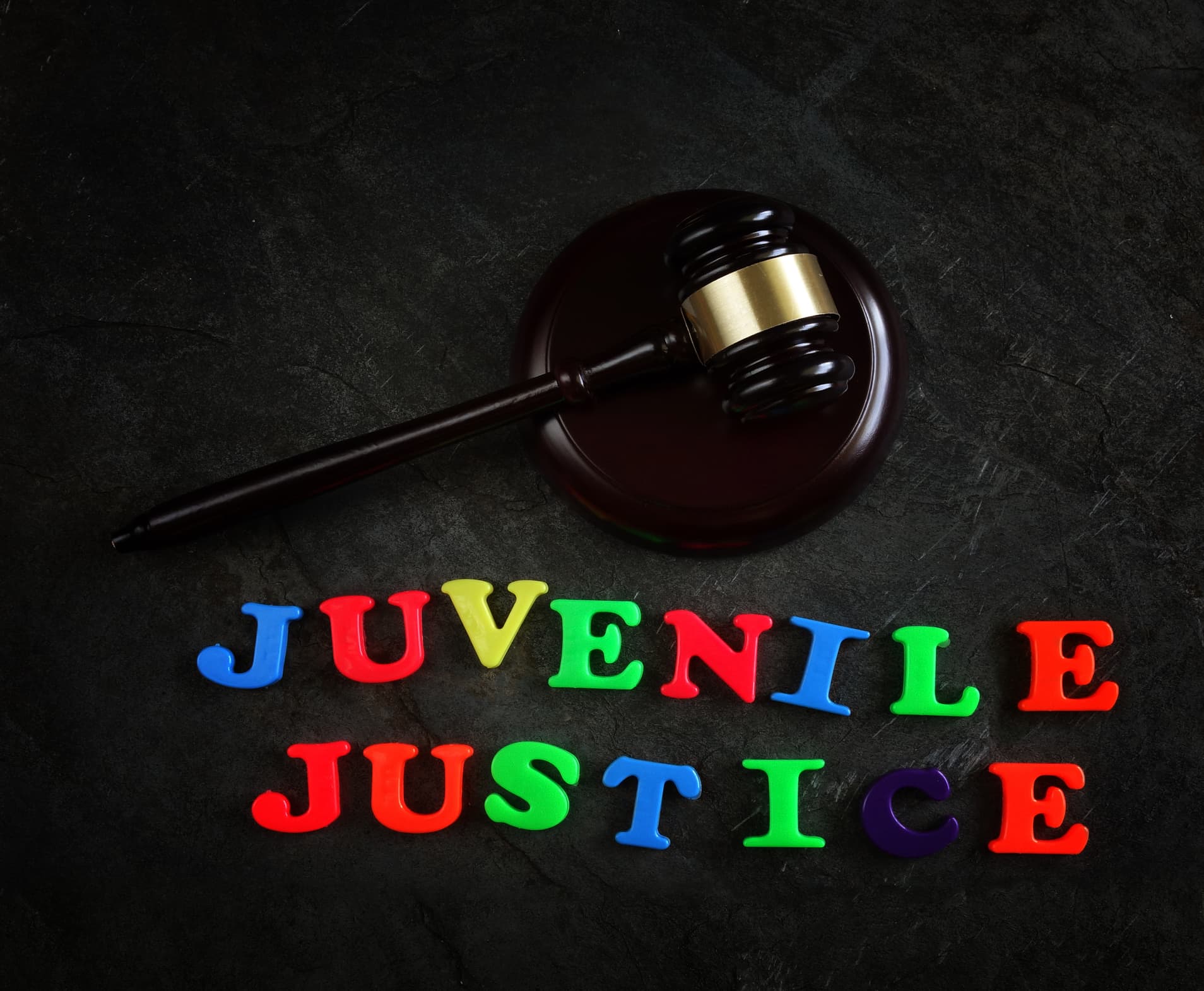 ABOGADO DE MENORES DE SAN DIEGO 5 Letras que deletrean la “justicia juvenil” en inglés