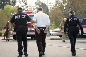 Abogado de violencia doméstica en Vista 8 hombre arrestado por la policía