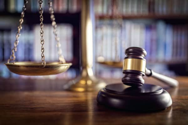 Abogado de casos de Conducir sin Licencia en Vista 5 Mazo y escala
